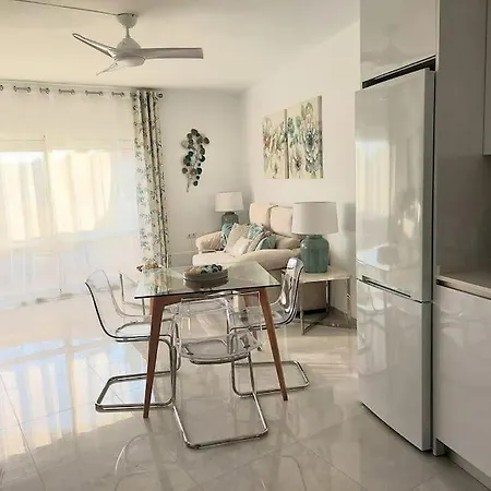 Lux. Frontbeach-terrace. 5 Pools.tv. 2 A.c.netflix Apartment *