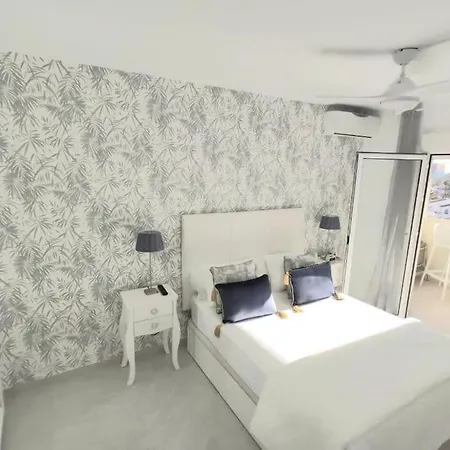 Lux. Frontbeach-terrace. 5 Pools.tv. 2 A.c.netflix