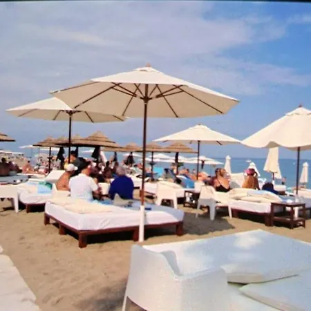 Lux. Frontbeach-terrace. 5 Pools.tv. 2 A.c.netflix Apartment