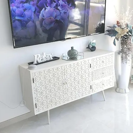 Lux. Frontbeach-terrace. 5 Pools.tv. 2 A.c.netflix