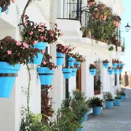 Lux. Frontbeach-terrace. 5 Pools.tv. 2 A.c.netflix *