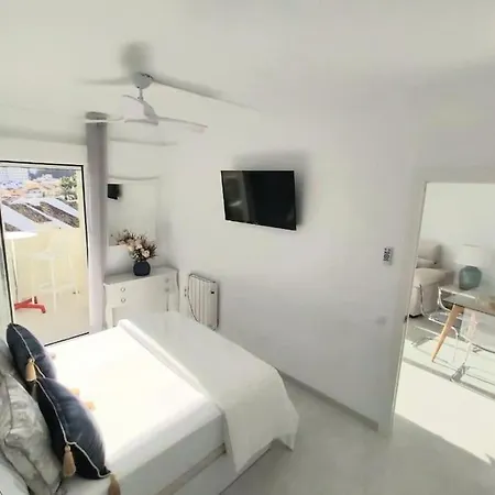 דירה Lux. Frontbeach-terrace. 5 Pools.tv. 2 A.c.netflix בנאלמדנה